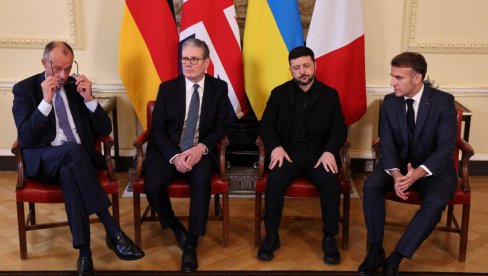 ШТА СЕ ОВО ДЕСИЛО У ЛОНДОНУ? ЗЕЛЕНСКИ  ГЛЕДА У ПОД, А МАКРОН СМРКНУТ: Сви брује о изразима лица европских лидера (ФОТО/ВИДЕО)