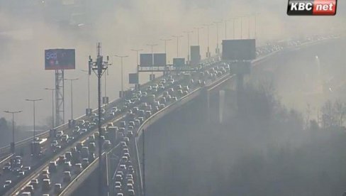 KOLONE NA GAZELI, PANČEVCU I KOD AUTOKOMANDE: Jutarnji špic u Beogradu - saobraćaj usporen u ovim delovima grada (FOTO)