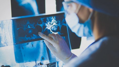 БИВШИ СЕЛЕКТОР ИМА РАК МОЗГА: Син саопштио тужне вести, чувени тренер одмах напушта спорт