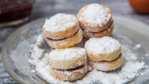 OVO JE NAJBOLJI RECEPT ZA POSNE VANILICE: Sitni kolači koji se tope u ustima i vraćaju u detinjstvo