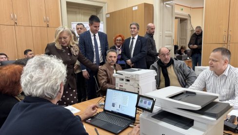 СТИГЛО 2,4 МИЛИОНА ПРИЈАВА ЗА УПИС БЕСПРАВНИХ ОБЈЕКАТА Софронијевић: Рок истиче у поноћ