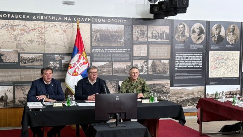 VUČIĆ U NIŠU: Predsednik obilazi kasarnu Mija Stanimirović - u toku sastanak (VIDEO)