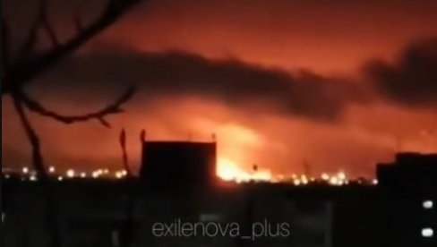 ГОРИ ЈЕДНА ОД НАЈВЕЋИХ РУСКИХ РАФИНЕРИЈА: Украјина жестоко напала - Горе стамбене зграде, људи хитно евакуисани (ФОТО/ВИДЕО)