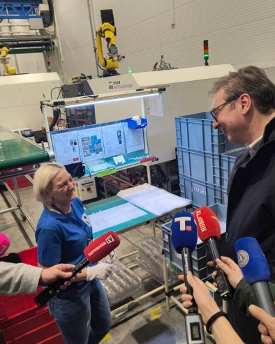 IDEJA I VIZIJA POBEĐUJU NERAD I DESTRUKTIVNOST BLOKADERA Odjeci Vučićeve posete Nišu - Nezaposlenost je na istorijskom minimumu