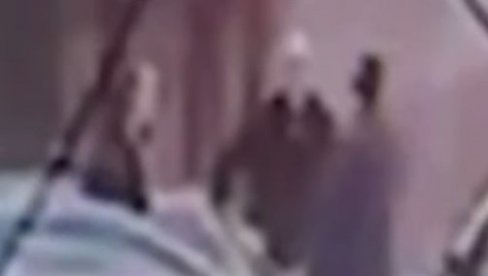 ОСВАНУО УЗНЕМИРУЈУЋИ СНИМАК ПУЦЊАВЕ У ОБРЕНОВЦУ: Све се десило у три минута (ВИДЕО)