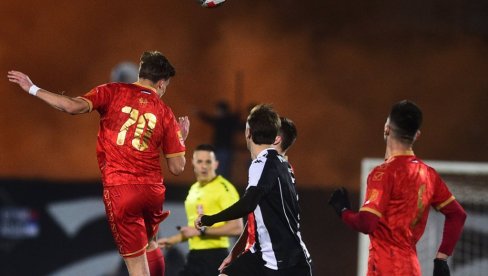 FUDBALERI PARTIZANA CEO DAN OVO ČEKALI, A ONDA - MUĆAK! Iznenađenje na pripremama crno-belih (VIDEO)