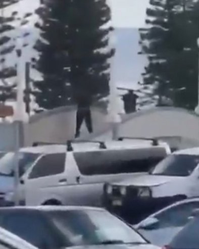 DVOJICA NAPADAČA OTVORILA VATRU NA PLAŽI U SIDNEJU: Stotine ljudi se razbežalo u panici