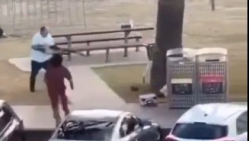 OVAKO JE UHAPŠEN TERORISTA MASAKRA U SIDNEJU: Policija ga uhvatila sa leđa i otela pušku, islivali jezivi snimci (VIDEO)