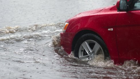 CRVENI ALARM ZBOG OBILNIH PADAVINA: Proglašeno vanredno stanje