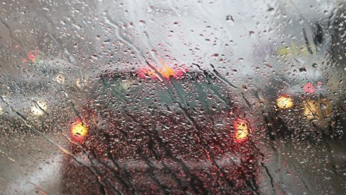 LEDENA KIŠA I JAKI VETROVI: RHMZ izdao nekoliko upozorenja