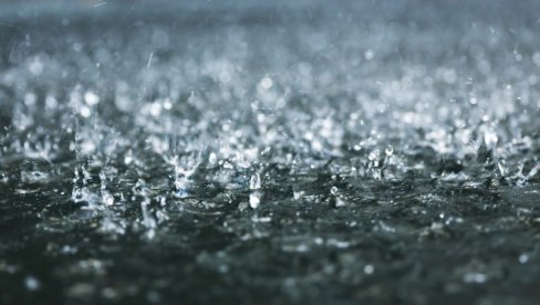 KRAJ TOPLIM DANIMA: Dolazi smena kiše i snega u većini Srbije - Evo i kad (FOTO)