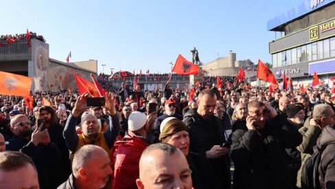 SLOBODA ZA TAČIJA OPASNA JE OPERACIJA: Analiza Novosti - Skup podrške bivšim vođama tzv. OVK u Skoplju deo šire akcije