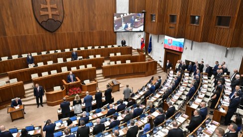 SVI POSLANICI I MINISTRI DA SE TESTIRAJU NA DROGU: Građani Slovačke izneli oštre zahteve za političare