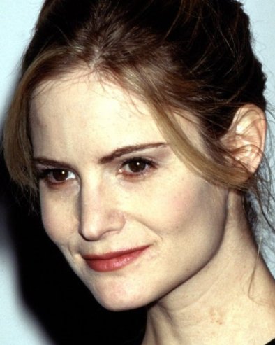 ISPOVEST POZNATE GLUMICE KOJA JE SAHRANILA NAJBLIŽE: „Odrasla sam uz narkomane i znala sam da ne želim to da isprobam