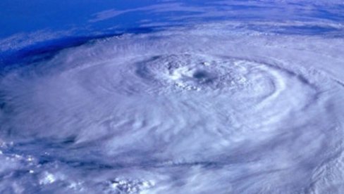 SNAŽNI CIKLON JURI KA EVROPI: Pritisak pada brže nego ikad, evo koja država će prva biti pogođena