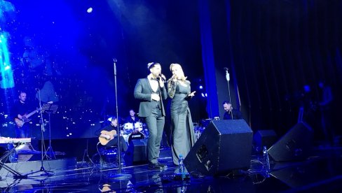 DUŠA BALKANA: Šejla Zonić i Princ od Vranje oduševili publiku na zajedničkom koncertu (FOTO)