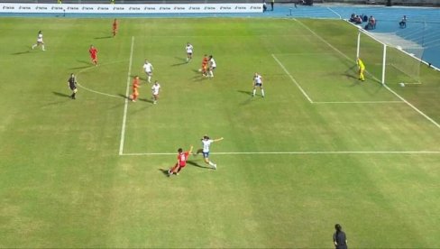 CEO SVET U ČUDU, DA LI JE MOGUĆE DA JE OVAJ GOL PONIŠTEN?! Pogledajte neobjašnjivu odluku sudija u finalu (VIDEO)