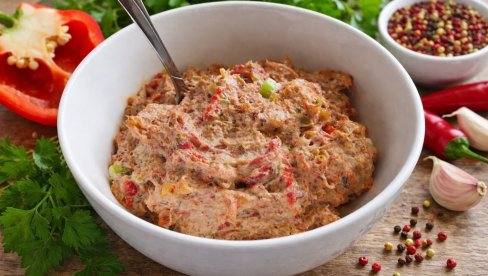 POSNA SALATA SA PAPRIKAMA: Jednostavna, bogata i puna ukusa