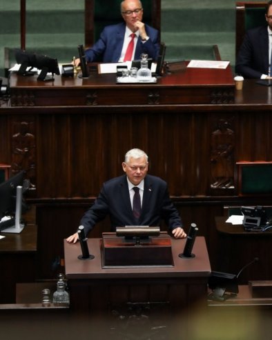 SKANDAL U POLJSKOM PARLAMENTU: Doviđenja, debili (VIDEO)