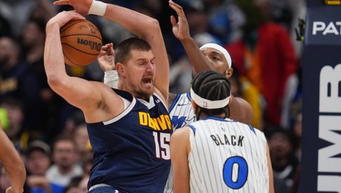 CEO SVET SE KLANJA SRBINU! Nikola Jokić zgromio Orlando i prestigao legendu NBA lige (VIDEO)