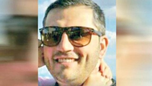 VUĐU NAVIJAČA SPASILO BLINDIRANO VOZILO: Maskirani napadači izrešetali audi u kom je bio Jevto Jevtić