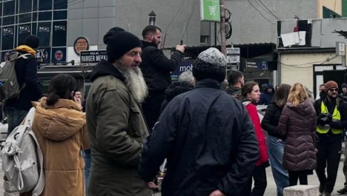 SEAD TOSKIĆ NA SKUPU U NOVOM PAZARU: Radikalni islamista podržava blokadere (FOTO)