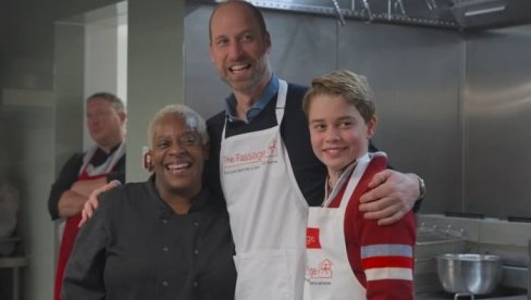 PRINC VILIJAM SA SINOM PRIPREMIO HRANU ZA SIROMAŠNE: Nekada je to radio sa princezom Dajanom, a sada su odlučili da nastave tradiciju (VIDEO