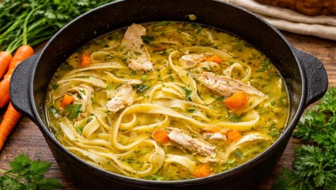 BISTRA PILEĆA SUPA SA REZANCIMA: Klasična i ukusna supa - Savršen ručak ili lagana večera!