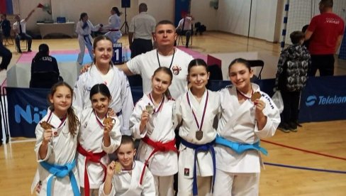 PRVA MESTA KARATISTIMA IZ ĆUPRIJE: Sjajni rezultati mladih Ćupričana na „Trofeju Kraljeva“