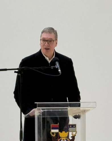 ПОКЛОН ИЗНЕНАЂЕЊА Вучић примио необичан дар (ФОТО)