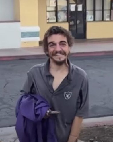 ЈАВНОСТ СЕ ПОТРЕСЛА КАДА ЈЕ ВИДЕЛА КАКО ДАНАС ИЗГЛЕДА ДЕЧАК КОЈИ ЈЕ БИО ЗВЕЗДА: Глумац пронађен на улици у тешком стању