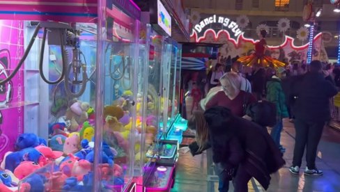 ОСЕТИТЕ ДУХ ПРАЗНИКА НА НОВОГОДИШЊЕМ ВАШАРУ: На Београдском сајму до краја децембра богата понуда забаве, шопинга и гастрономије