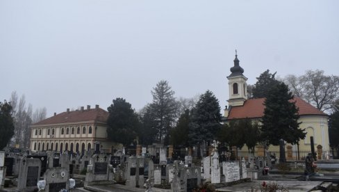 ЧВРСТА КУЋА СА ДВЕ МОНАХИЊЕ: Живе у свакодневној молитви, поштујући заповести Божје