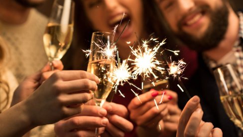 PRIVUCITE BOGATSTVO! Narodni običaji pred Novu godinu - evo šta sve treba da uradite pre nego što se kazaljke sklope