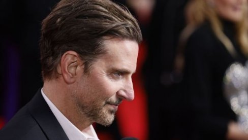 BREDLI KUPER TRAŽIO BLAGOSLOV OD MAJKE SVOJE DEVOJKE: Najlepši holivudski par staje na ludi kamen nakon 2 godine veze?