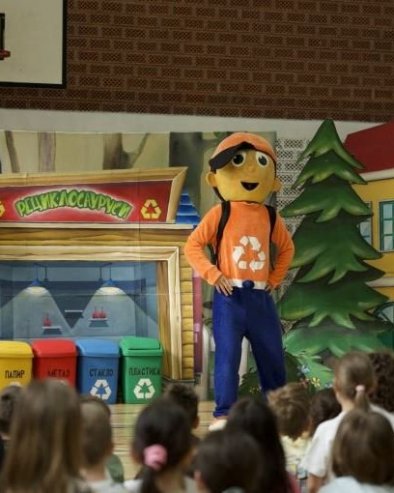 Подсећамо на велики пројекат „Градске чистоће“ - „Рециклосауруси“ освојили срца најмлађих Београђана