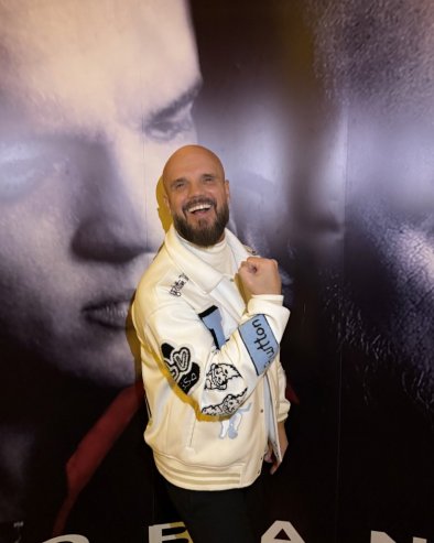 МОРАШ ДА ДАШ ЦЕЛОГ СЕБЕ: Бобан Рајовић о новом пројекту, четврт века трајања на сцени, изласку из зоне комфора (ФОТО)