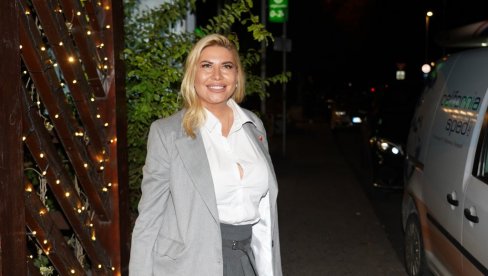 VERILA SE DEA ĐURĐEVIĆ: Voditeljka rekla subonosno da i pokazala prsten (FOTO)