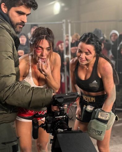 СНИМАЛА САМ ПОД ТЕМПЕРАТУРОМ: Марина Висковић у споту за нову песму бори се за живот (ФОТО)