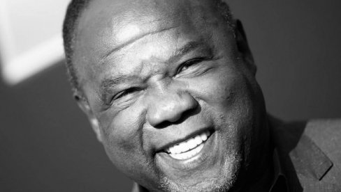 ПРЕМИНУО СЛАВНИ ГЛУАМЦ: Сви ће га памтити по улози у култној серији - тужне вести саопштио његов менаџер