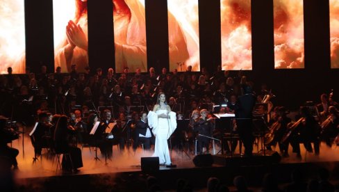 SAVA CENTAR U ZNAKU UMETNICE SVETSKOG FORMATA: Tamara Rađenović u Sava centru uspešno održala tradicionalni novogodišnji gala koncert
