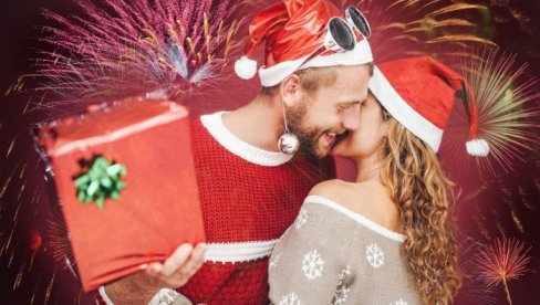 POLJUBAC U PONOĆ, CRVENI VEŠ, PUN FRIŽIDER: Pogledajte koje se priče kriju iza novogodišnjih običaja
