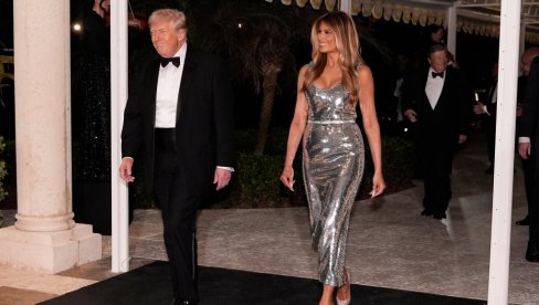 МЕЛАНИЈА УКРАЛА СВЕ ПОГЛЕДЕ НА ДОЧЕКУ НОВЕ ГОДИНЕ: Трампу друштво правио овај светски лидер