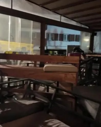 ISPLIVAO SNIMAK TRENUTKA IZBIJANJA POŽARA: Mladi slavili doček Nove godine uz muziku, a onda je buknulo (VIDEO)