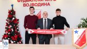 NOVOSAĐANI OTVORILI NOVU KNJIGU POJAČANJA : Vojvodina priključila dvojicu omladinaca profesionalnom pogonu