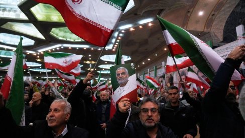 VOJSKA U PRIPRAVNOSTI Aragči proučio Trampu: Opasna izjava o pomoći demonstrantima u Iranu