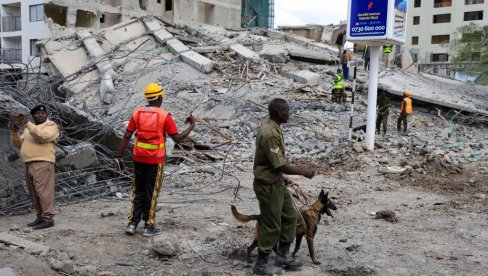 ČETIRI OSOBE ZAROBELJENE U RUŠEVINAMA Jeziva nesreća u glavnom gradu Kenije: Spasioci i hitna pomoć su na terenu (FOTO)