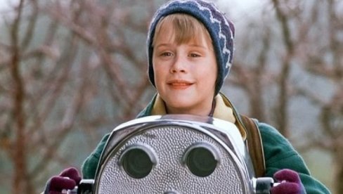 MISLILI SMO DA NE POSTOJI BOLJI FILM OD SAM U KUĆI? 5 božićnih filmova koji imaju višu ocenu na IMDb-u nego omiljeni klasik iz 90-ih! (VID