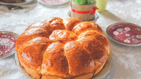 СТАРИНСКИ РЕЦЕПТ ЗА БОЖИЋНУ ПОГАЧУ: Корак ко корак до савршеног теста