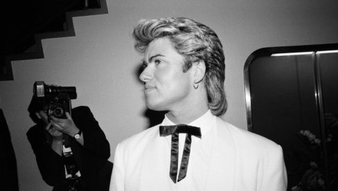 OTPEVAO NAJVEĆI BOŽIĆNI HIT, PA PREMINUO NA BOŽIĆ: NJegova smrt je rastužila svet, 3 godine kasnije na isti dan preminula je i njegova sestra